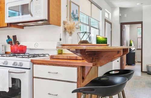 Central East Austin House | Tranquil Austin Oasis with King Bed & Private Yard