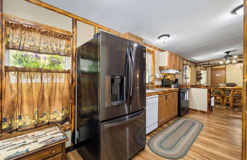 Boise House | Peaceful Boise Retreat 3BR with Cozy Deck