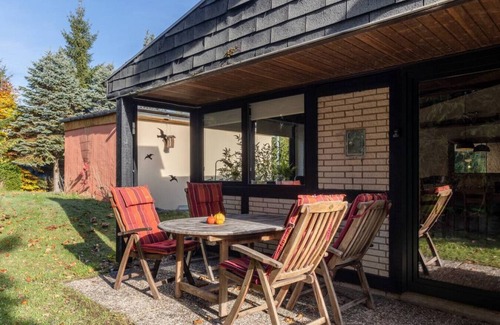Ferienhausgebiet Hillenseifen House | Tranquil Bungalow with Fireplace & Self Check-in