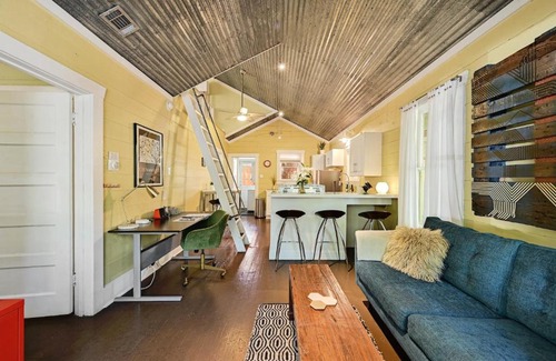 South River City House | Serene Bungalow with Fenced Yard Near Shops & Cafes