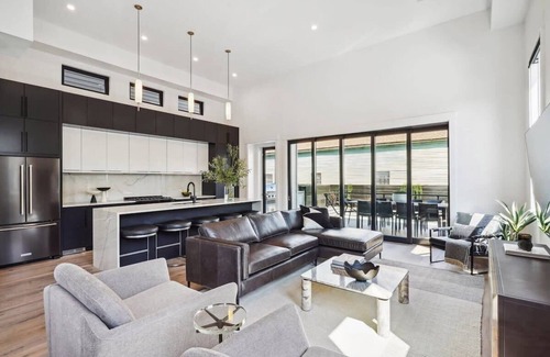 Bywater Condo | Elegant New Retreat with Rooftop Deck & Heated Pool