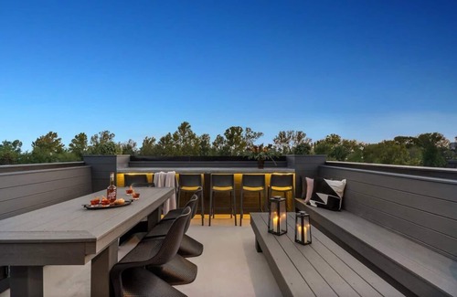 Bywater Condo | New Orleans Retreat with Roof Deck & Inviting Pool Amenities