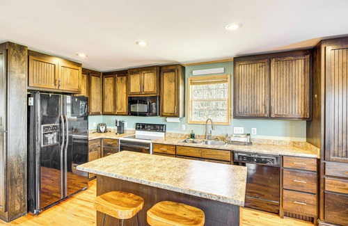 Ardmore Cabin | Peaceful Cabin at Lake Logan w/Spacious Yard!