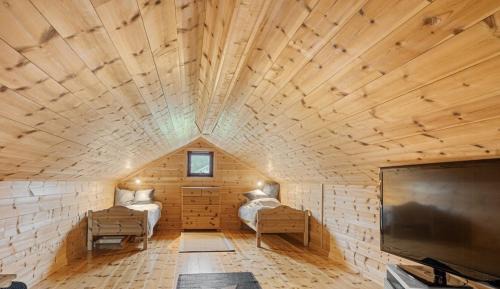 Tysvaer House | Peaceful Cabin In Skrabbavikjå With Fjord View