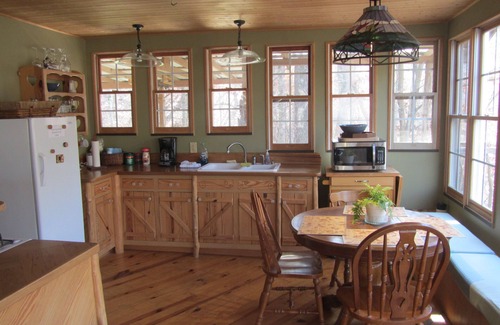 Waldo Cabin | Tranquil Cabin Retreat: Hiking, Hot Tub & Scenic Views