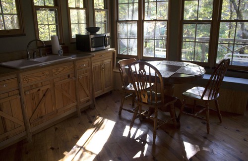 Waldo Cabin | Tranquil Cabin Retreat: Hiking, Hot Tub & Scenic Views