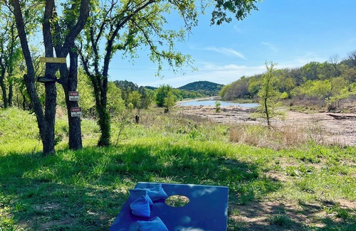 San Saba Cabin | Tranquil Cabin by the Colorado River Near State Park