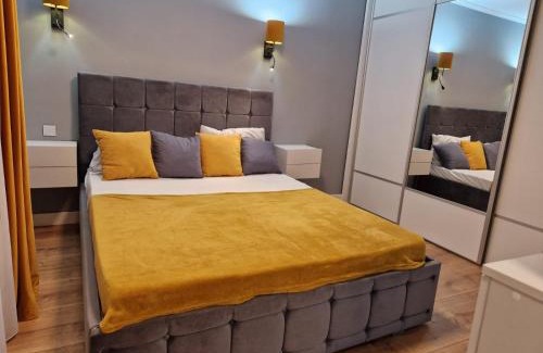 Tirgu Mures Apartment | Serene Central Apartment with Garden - Guest Rated 9.6/10