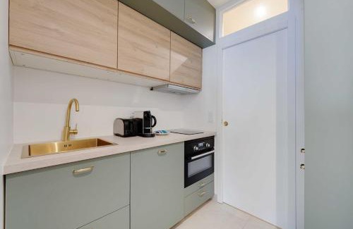 L'Europe Apartment | Stylish Studio Near Parc Monceau, Perfect for Families
