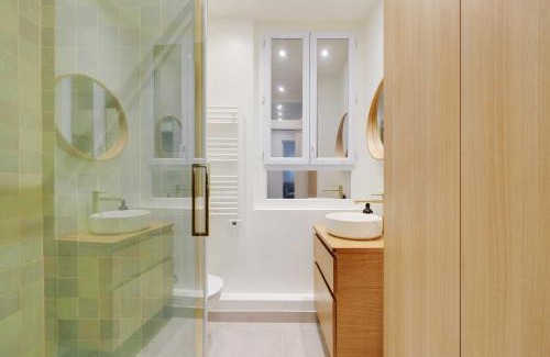 L'Europe Apartment | Stylish Studio Near Parc Monceau, Perfect for Families