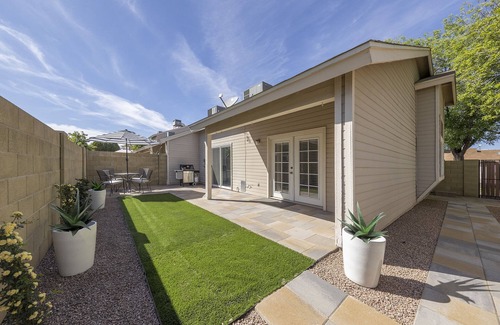 Mesa House | Guest Rated 10/10: Comfy 2BR Townhouse with Pool & Garage