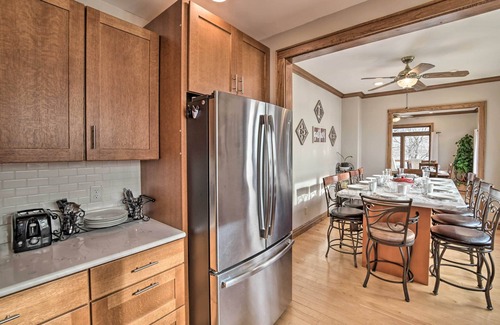 Clinton Apartment | Tranquil Clinton Retreat with Lakefront Views & Spa