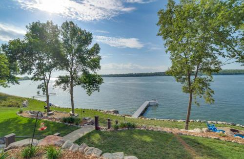 Clinton Apartment | Tranquil Clinton Retreat with Lakefront and Spa Amenities