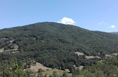 Lama Mocogno Cottage | Tranquil Retreat in Majestic Mountain Scenery with Pool & Spa