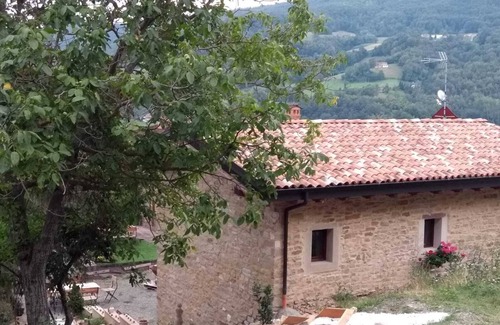 Lama Mocogno Cottage | Tranquil Retreat in Majestic Mountain Scenery with Pool & Spa