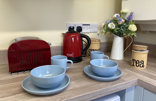 Burythorpe Cottage | Serene One Bedroom Cottage with Ocean View in Malton