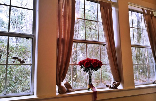 Alachua Cottage | Idyllic Cottage Getaway in Alachua, Florida - 10/10 Rated!