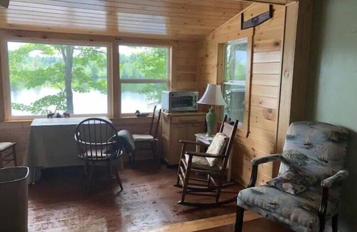 Wolfeboro Cottage | Relaxing Cottage Retreat in Scenic Wolfeboro, NH