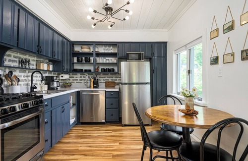 Putnam Valley Cottage | Idyllic Cottage Retreat: Pet-Friendly Near Scenic Lake