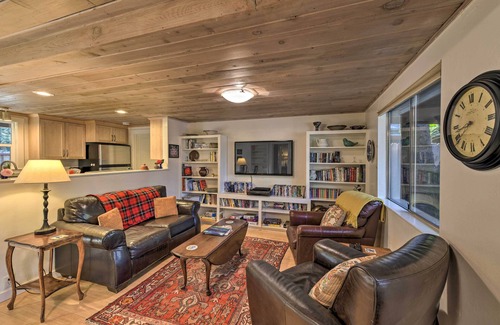 Cedar Ridge Cottage | Tranquil Grass Valley Cottage with BBQ Grill & Yard