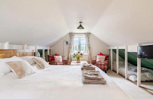 Beccles House | Pet-Friendly Suffolk Fieldview Country Cottage - Rated 9/10