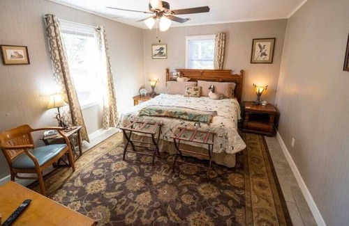 Bismarck Cottage | Peaceful country setting! Granny's Hidden cottage