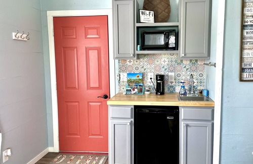 Kingsbury Cabin | Idyllic Country Retreat for Couples with Pool & Hot Tub