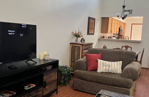 Northeast Heights House | Relaxing Retreat with Spa & Kitchen in NE Heights