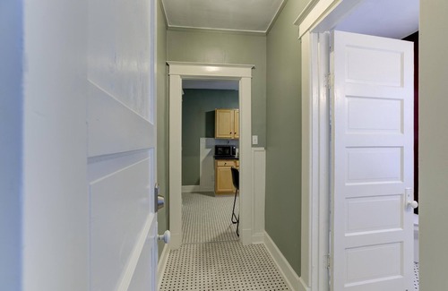 Central Midtown Apartment | Tranquil Retreat in Prime Midtown Location, Guest Rated 9.8