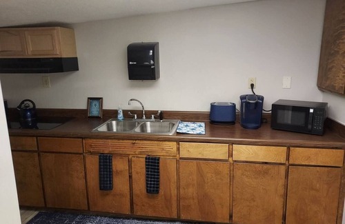 Columbus House | Cozy 1-Bedroom Guest House in Columbus, MS with Kitchen