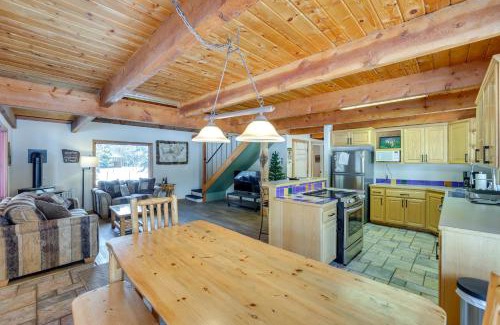 Tamarack Resort House | Serene Donnelly Retreat Near Lake Cascade - Pet Friendly Stay