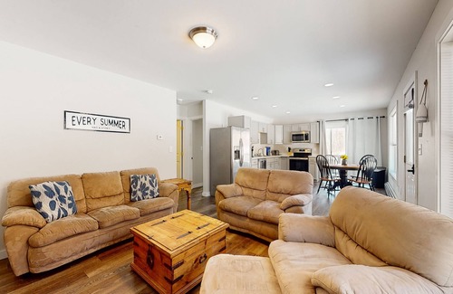 Dedham House | Quiet Duplex with Private Deck, Grill & Scenic Views