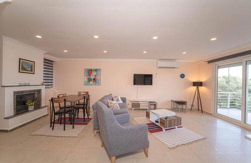 Gocek Apartment | Tranquil Duplex with Scenic Views & Pool in Gocek