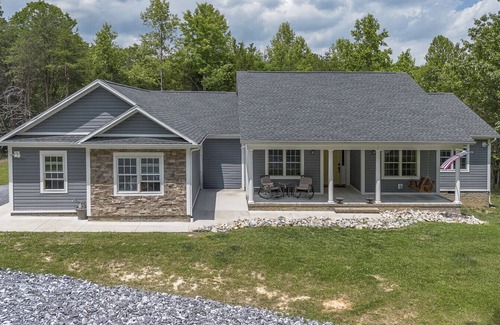 Rockbridge Baths House | Peaceful Escape Near VMI, WLU & VA Horse Center
