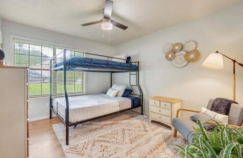 Glenhaven House | Peaceful Family-Friendly Retreat with Large Backyard Near Texas A&M in Dr. College Station, Texas