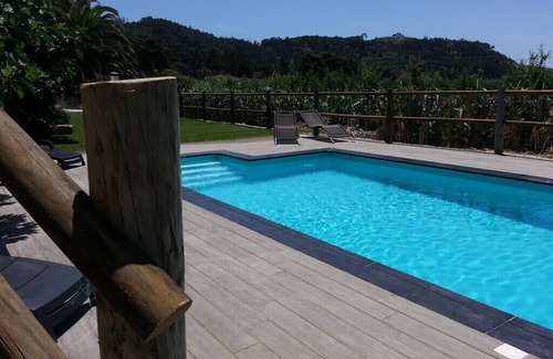 Mouraria Cottage | Tranquil Family Retreat with Pool, Steps from the Beach