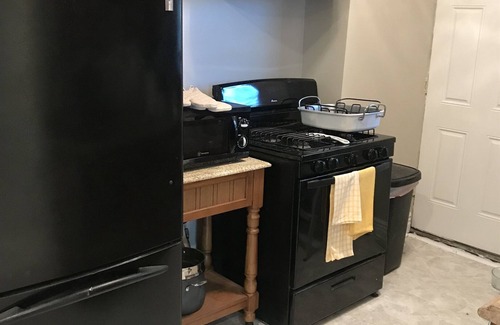 St. Louis Apartment | Tranquil Urban Retreat with Spa and Pet-Friendly Amenities
