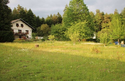 La Bourgonce Cottage | Relaxing Gite La Bourgonce: Family-Friendly with Spa & Kitchen