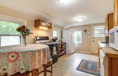 Franklin Cottage | Tranquil Franklin Cottage: Steps from Downtown & Pet Friendly