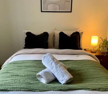 Ealing Common Apartment | Serene Garden View Apartment Near Central London, 4-Star Stay