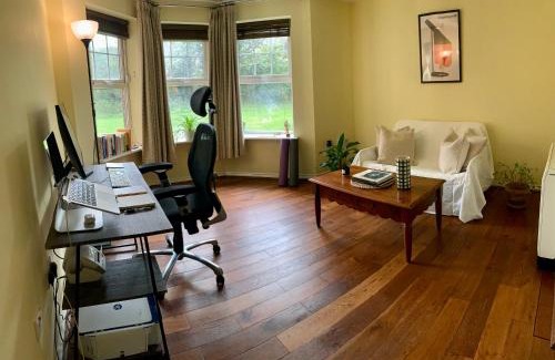 Ealing Common Apartment | Serene Garden View Apartment Near Central London, 4-Star Stay