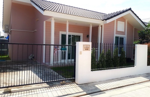 Hin Lek Fai Villa | Tranquil Garden Villa - Pool, Breakfast & Close to Beach