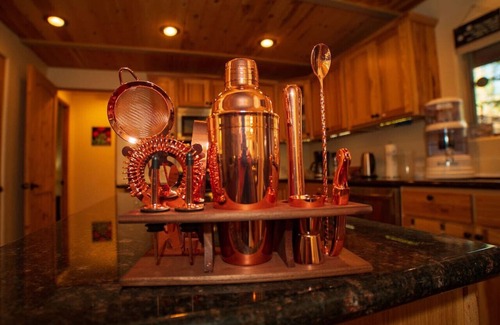 Groom Creek House | Tranquil Serenity Creek Cabin - Perfect Family Retreat