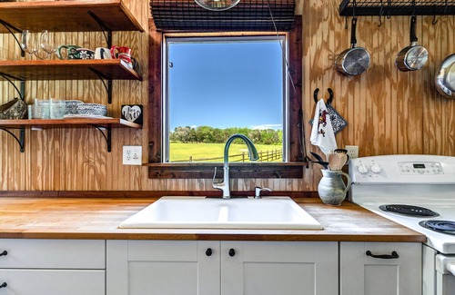 Athens House | Serene Retreat: Experience Life's Simple Pleasures