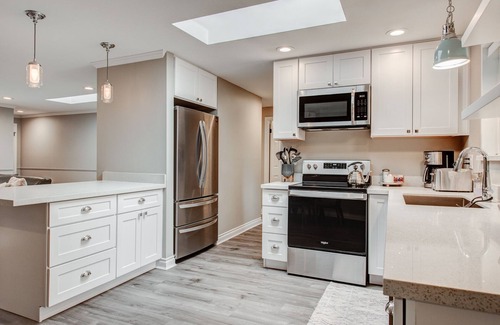 Westgate House | Tranquil Retreat with Ocean Views in Edmonds, Near Seattle