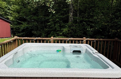 West Dover House | Tranquil Escape near Mt. Snow with Pool & Spa Amenities