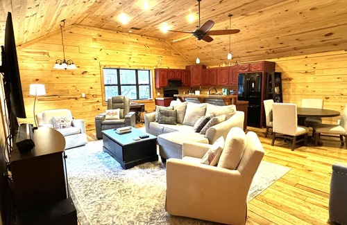 Oxford Cabin | Tranquil Guest House Near Oxford Square with Kitchen Access
