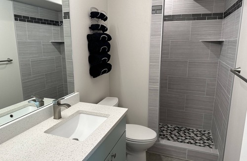 White Salmon House | Tranquil Guesthouse in Gorge Paradise - Rated 9.8/10