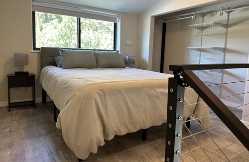White Salmon House | Tranquil Guesthouse in Gorge Paradise - Rated 9.8/10