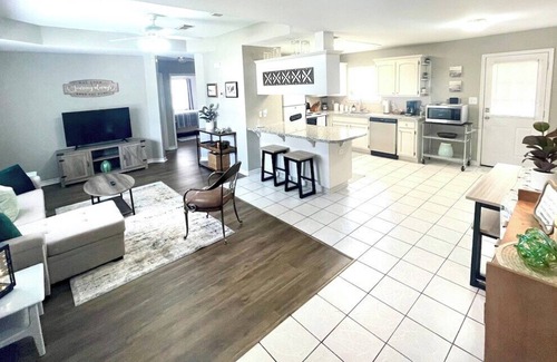 Nederland House | Peaceful Haven 2BR/1BA in Quiet Neighborhood